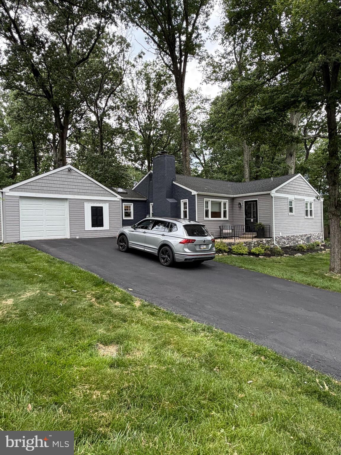 305 Irish Road Berwyn, PA 19312 - Photo 2 of 10