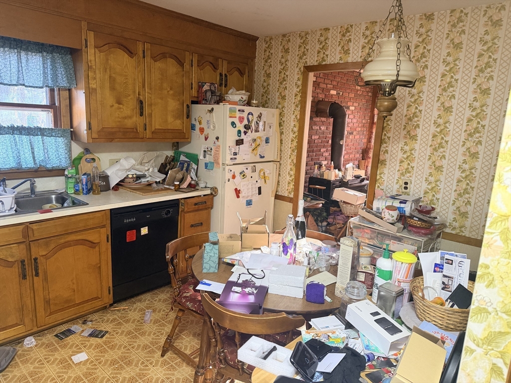 8 Molloy Road Georgetown, MA 01833 - Photo 4 of 16