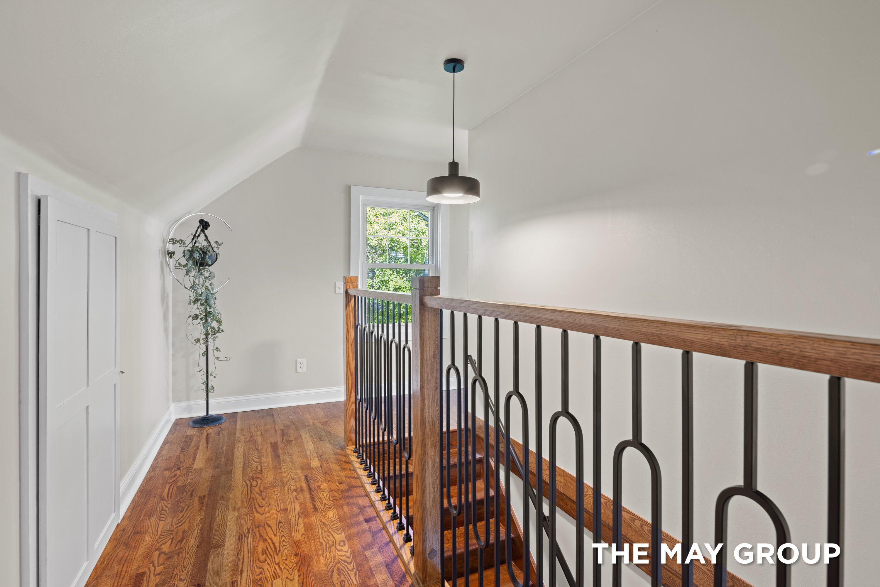 6291 Cascade Road Southeast Grand Rapids, MI 49546 - Photo 40 of 59 Upper Level Stairwell