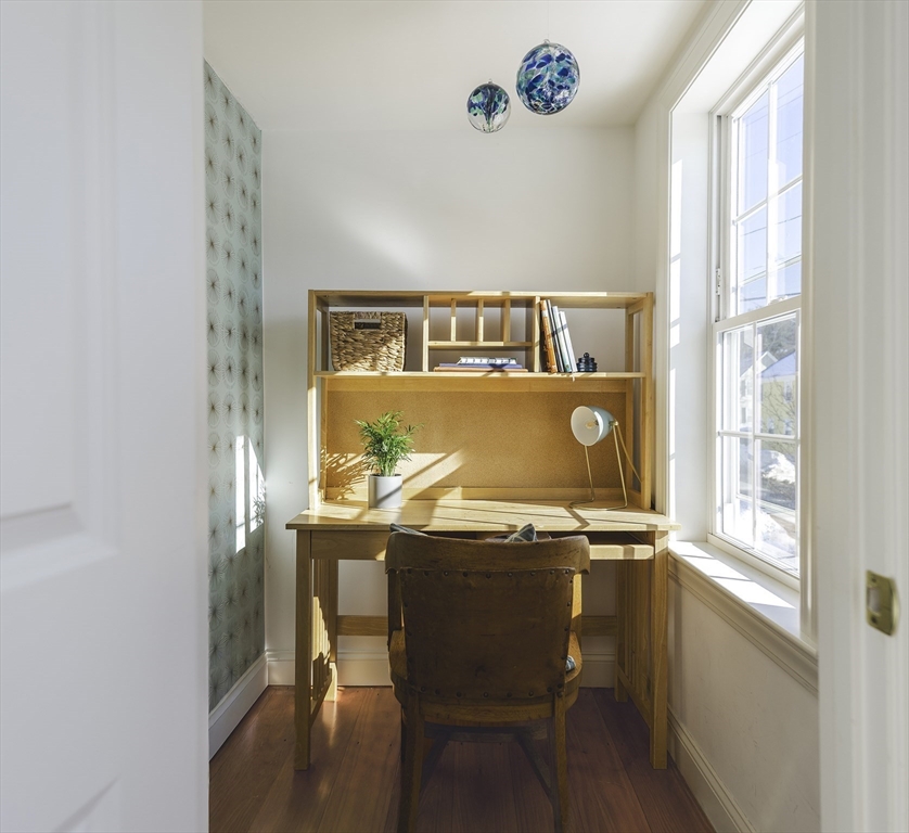 176 Hale Street Beverly, MA 01915 - Photo 18 of 41