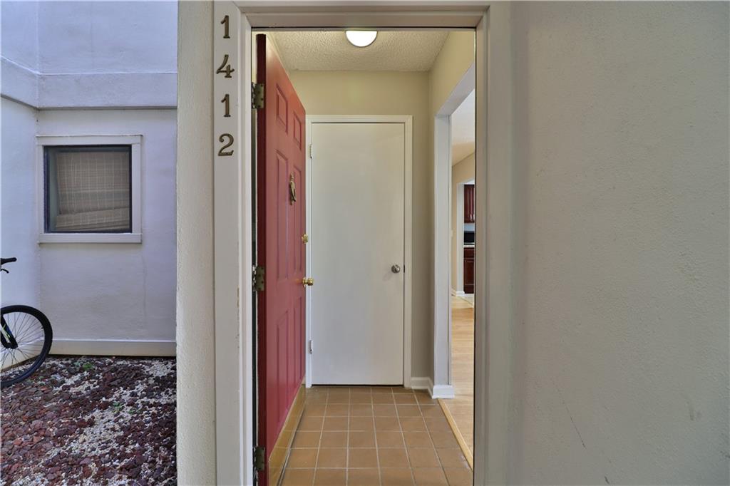 1412 Huntingdon Chase Sandy Springs, GA 30350 - Photo 3 of 39