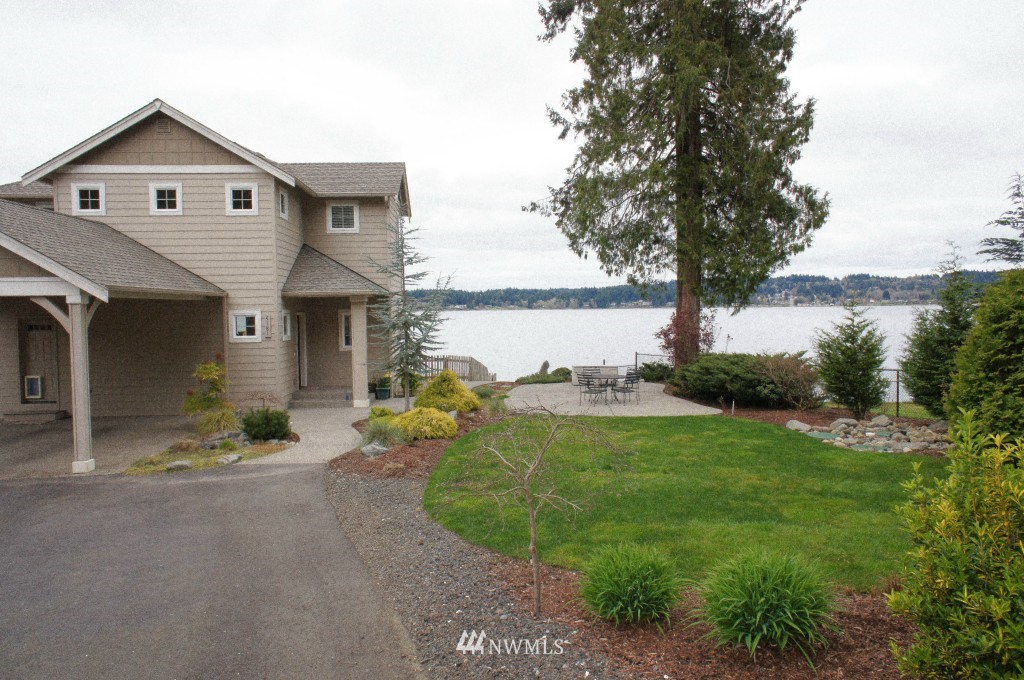 4181 Erlands Point Road Northwest Bremerton, WA 98312 - Photo 1 of 15 Gallery Image 1