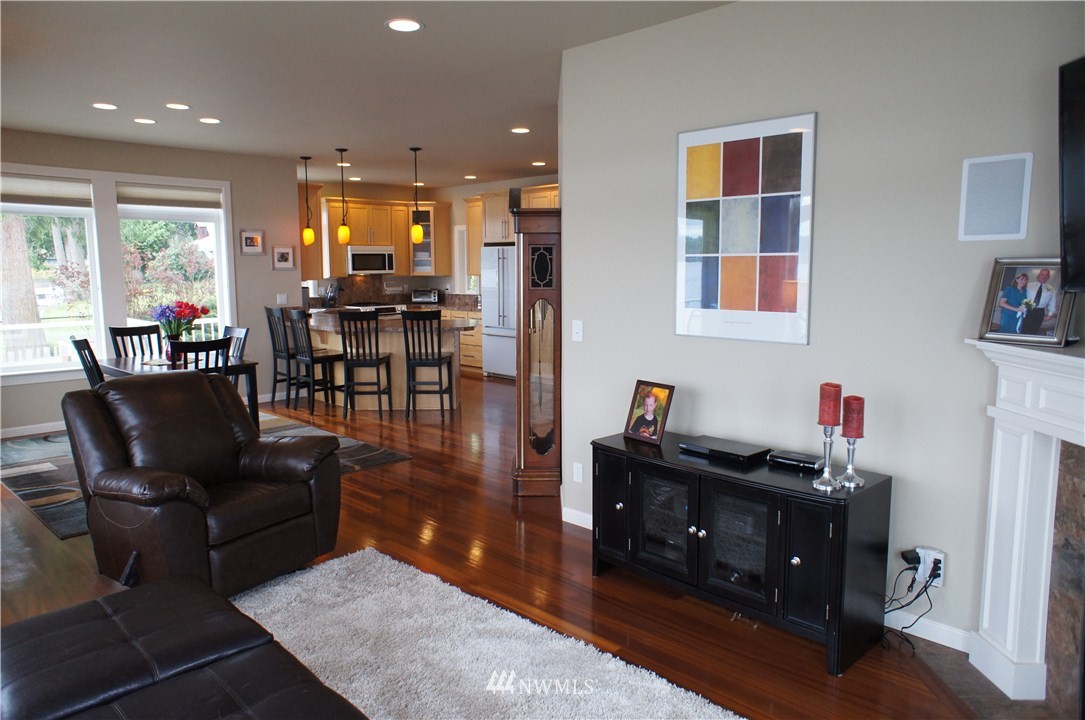 4181 Erlands Point Road Northwest Bremerton, WA 98312 - Photo 10 of 15 Gallery Image 10