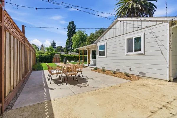 $2,198,000 | 577 Green Manor, Palo Alto, CA 94301