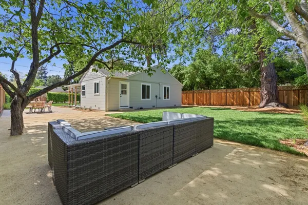 $2,198,000 | 577 Green Manor, Palo Alto, CA 94301