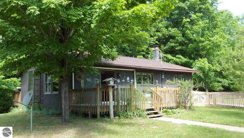2425 North Haze Road Beulah, MI 49617 - Photo 15 of 32 1787252-14.JPG