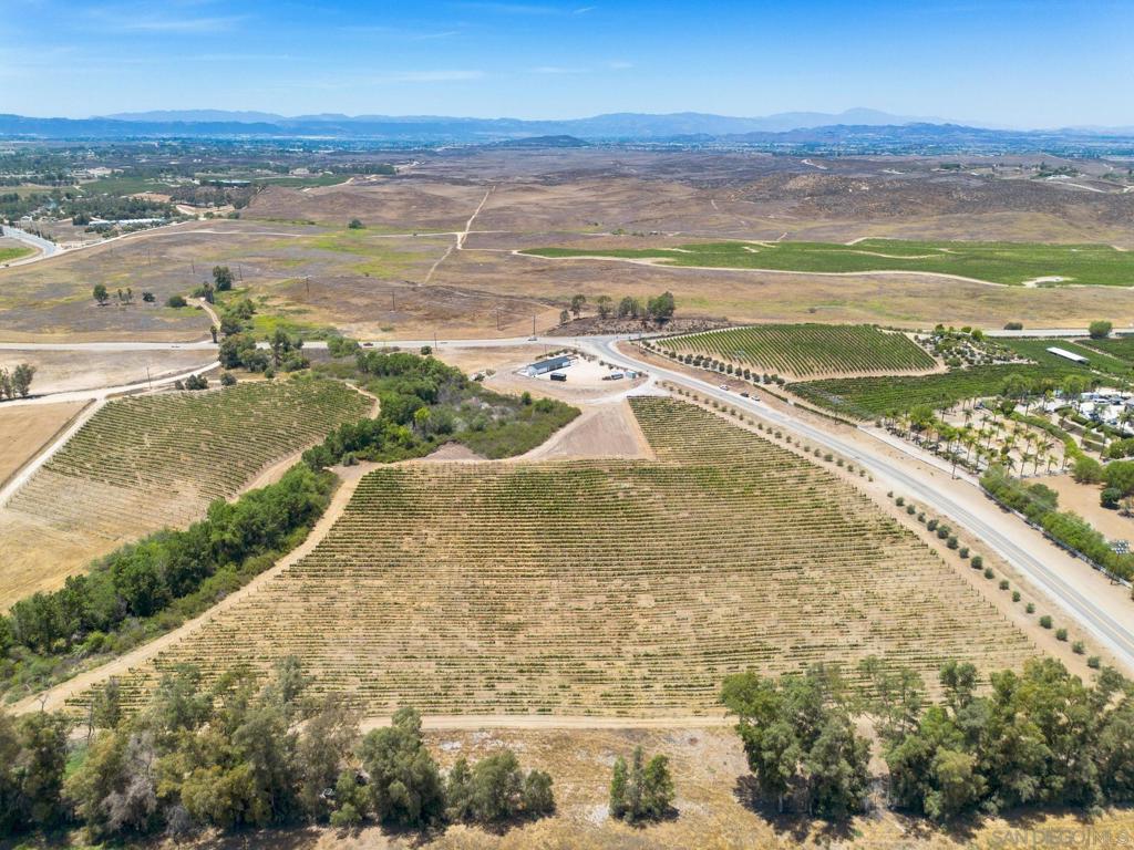 36051 East Benton Road Temecula, CA 92592 - Photo 13 of 42