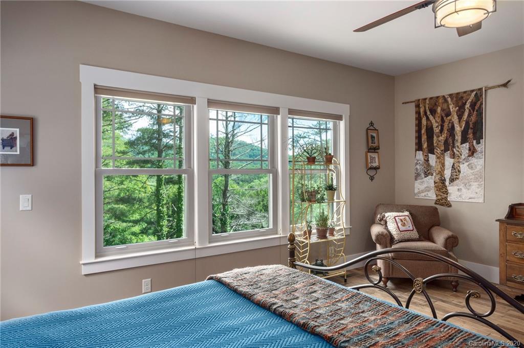 87 Gibson Road Asheville, NC 28804 - Photo 12 of 34 Gallery Image 12