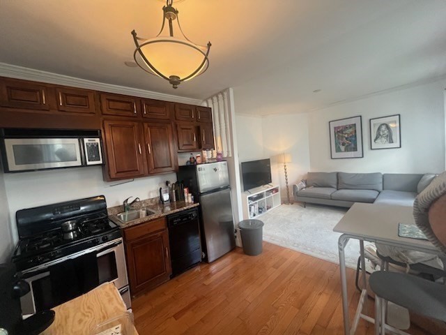 59 Phillips Street, Unit 7 Boston, MA 02114 - Photo 4 of 12