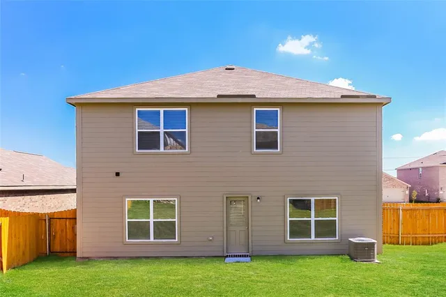 $2,445 | 140 Switchback Hl Road, Newark, TX 76071