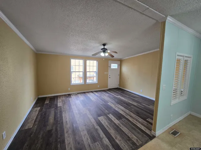 $184,533 | 220 Liberty Street, Rock Springs, WY 82901