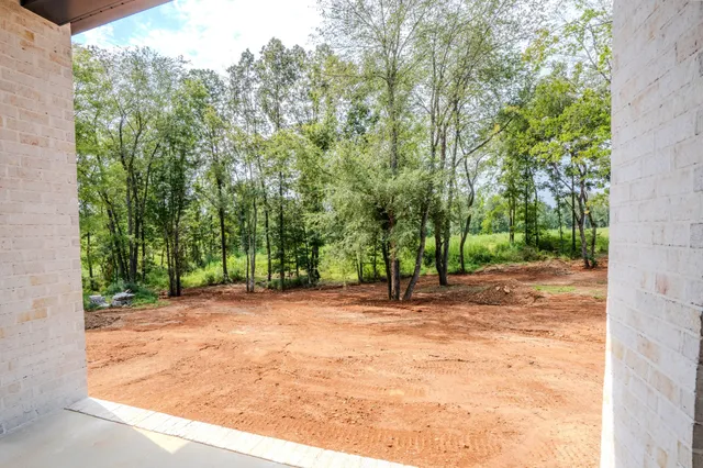 a view of a out door of the house