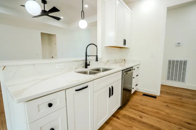 a close view of sink and tap