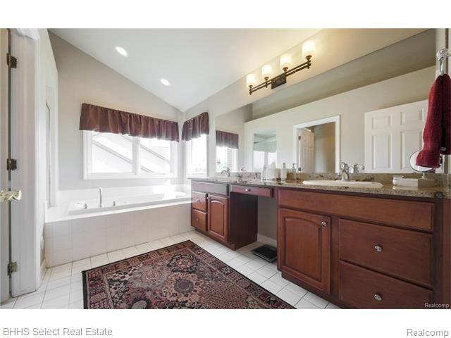 48391 Inveraray Road Canton, MI 48188 - Photo 34 of 41 GetMedia (32).jpg