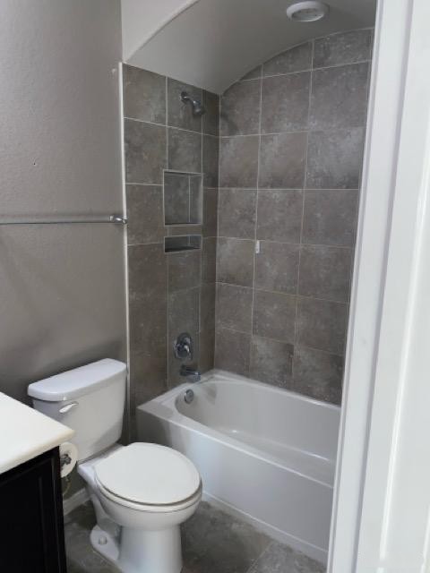18003 Svensson Slade Lane Houston, TX 77044 - Photo 20 of 24 a bathroom with a toilet and a bathtub