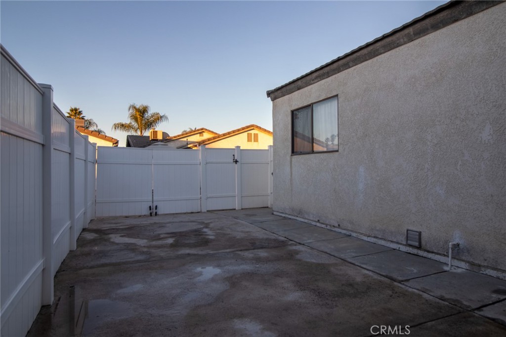 3112 Lynae Way Hemet, CA 92545 - Photo 25 of 26 a view of a garage