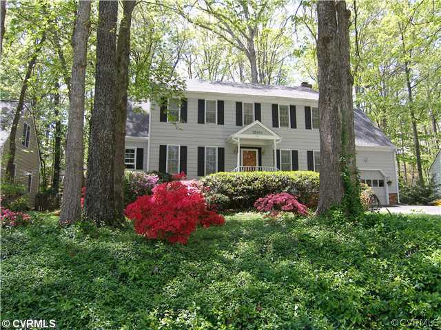 12901 Ashtree Road Midlothian, VA 23114 - Photo 7 of 24 a front view of a house with garden