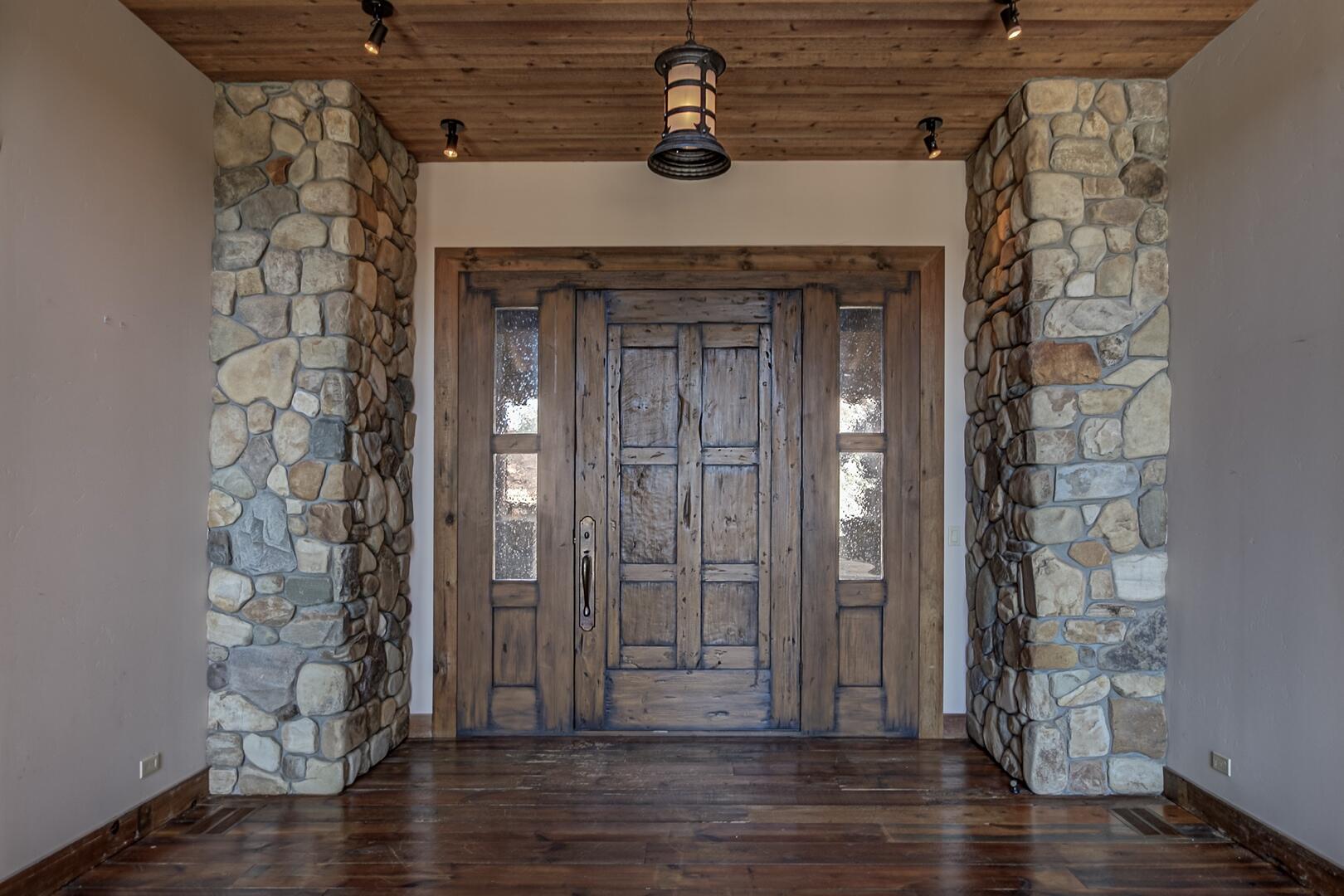 2401 East Rim Club Drive Payson, AZ 85541 - Photo 9 of 116 Entry/foyer