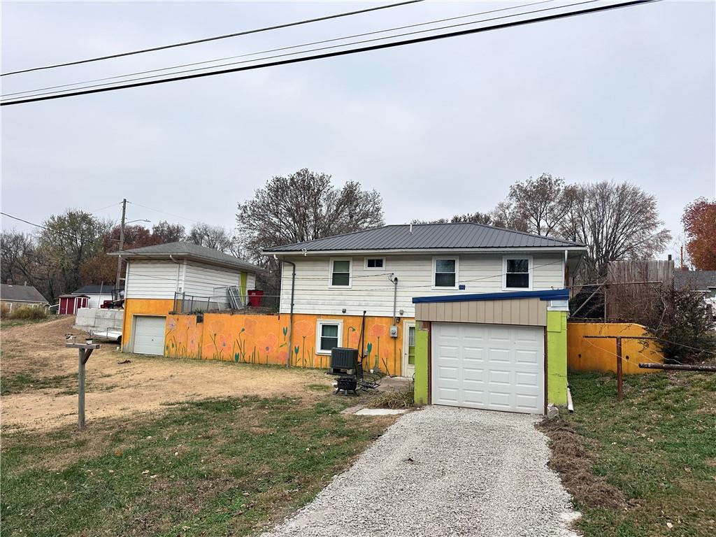 1605 Poplar Street Lexington, MO 64067 - Photo 4 of 22