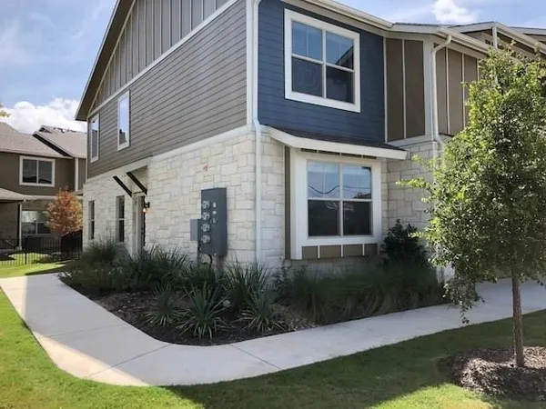 $2,200 | 516 East Slaughter Lane, Unit 901, Austin, TX 78744