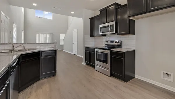 $2,200 | 516 East Slaughter Lane, Unit 901, Austin, TX 78744