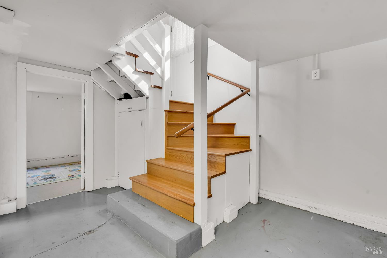 729 First Street Rodeo, CA 94572 - Photo 19 of 35 a view of entryway