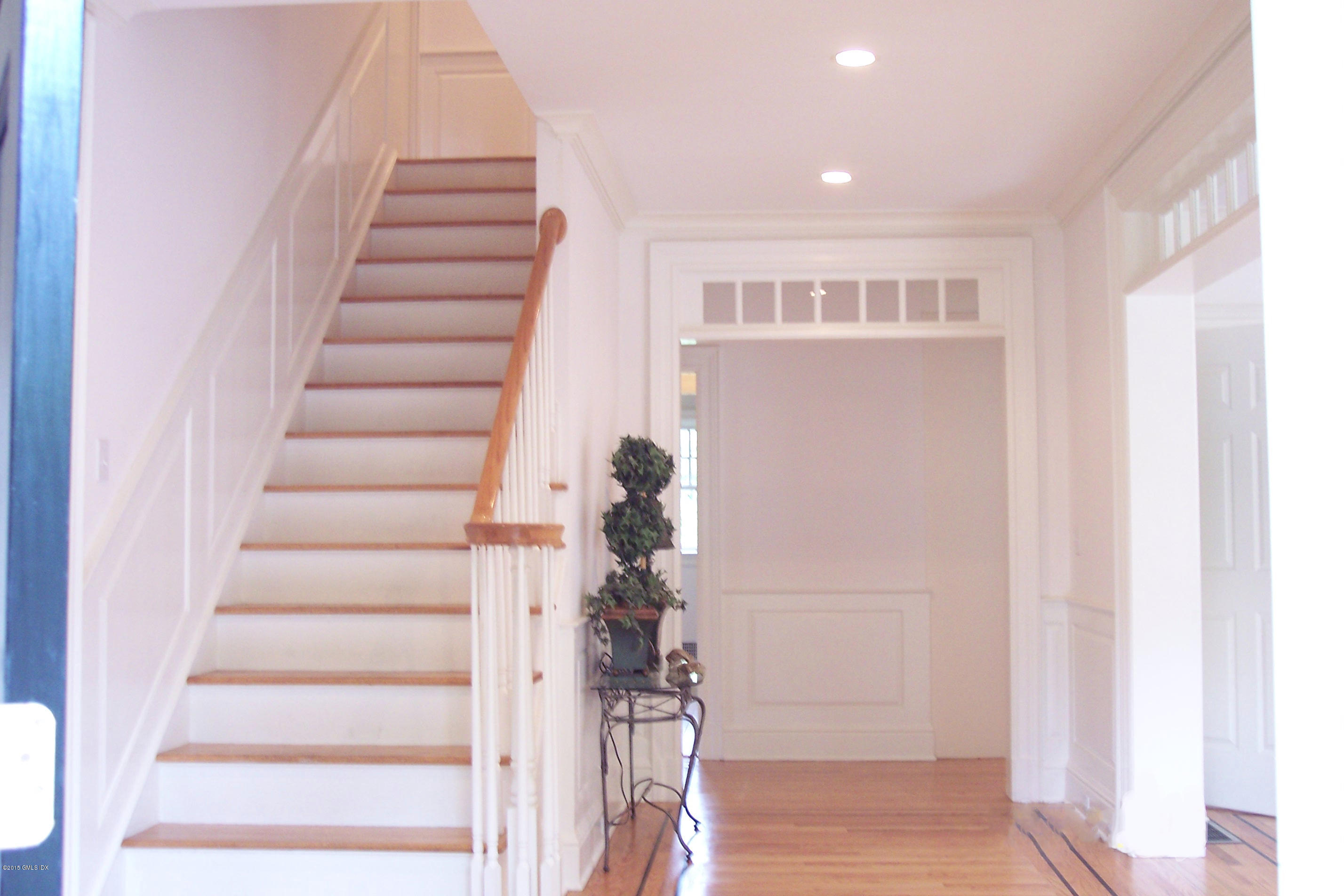 48 Arcadia Road Old Greenwich, CT 06870 - Photo 12 of 22 48 Arcadia Rd 009