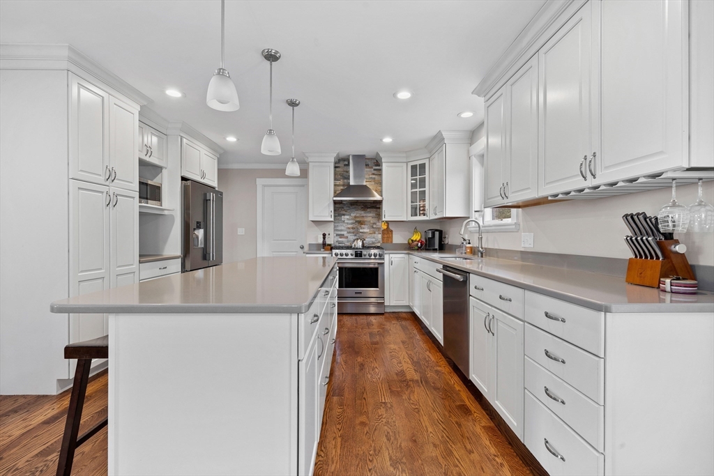 10 Ralph Road Peabody, MA 01960 - Photo 2 of 29 Gallery Image 2