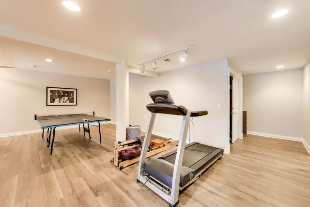 $969,000 | 16 Mulberry Drive, Hawthorn Woods, IL 60047