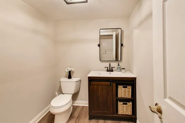 $969,000 | 16 Mulberry Drive, Hawthorn Woods, IL 60047