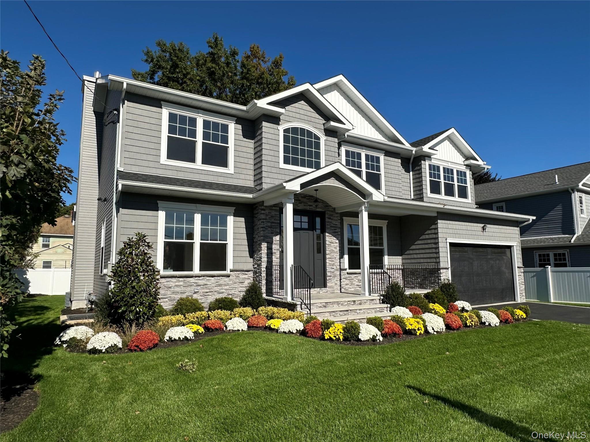 a front view of house with yard