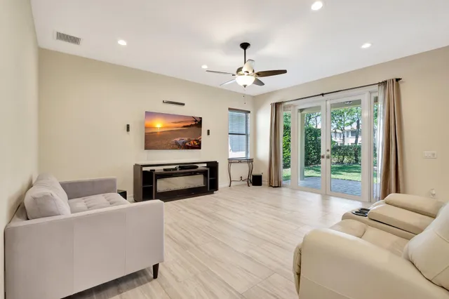 $884,900 | 7937 Emerald Winds Circle, Boynton Beach, FL 33473