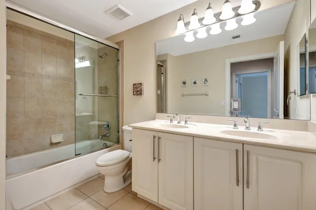 $884,900 | 7937 Emerald Winds Circle, Boynton Beach, FL 33473