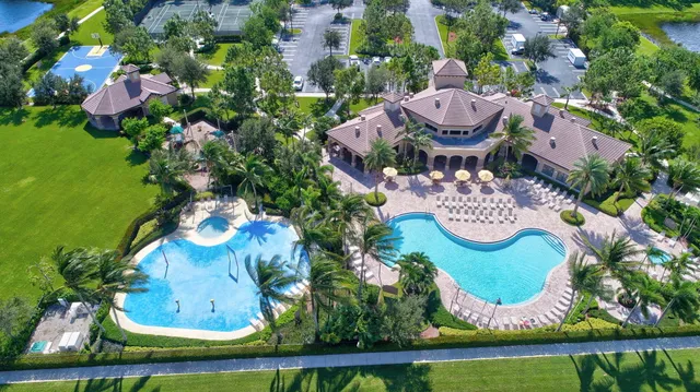 $884,900 | 7937 Emerald Winds Circle, Boynton Beach, FL 33473