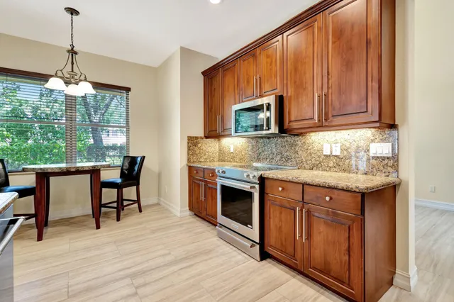 $884,900 | 7937 Emerald Winds Circle, Boynton Beach, FL 33473