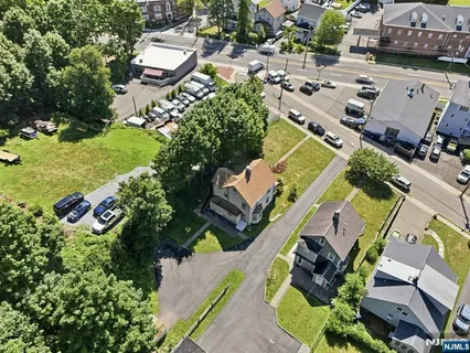 $575,000 | 60 Martin Road, Verona, NJ 07044