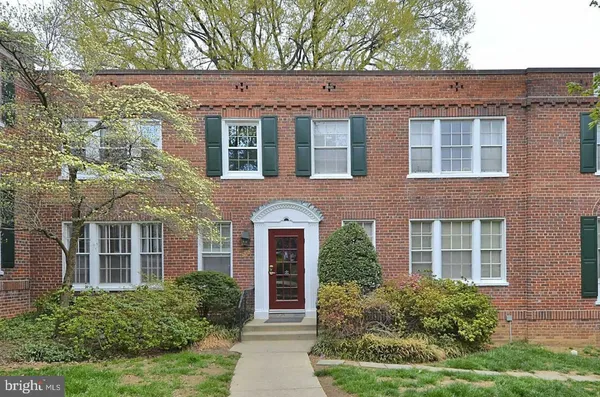 $1,850 | 2015 Key Boulevard, Unit 12604, Arlington, VA 22201
