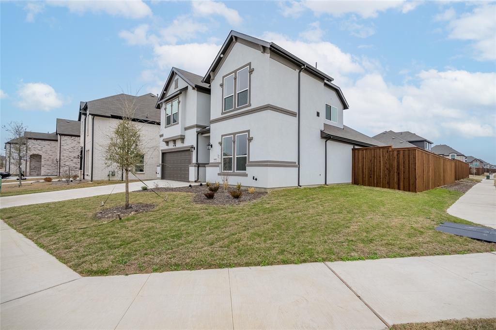 9322 Middle Ground Place Frisco, TX 75035 - Photo 3 of 36