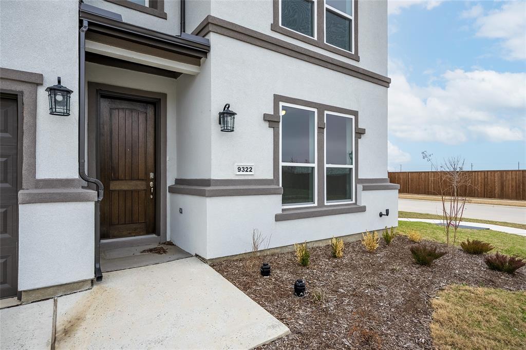 9322 Middle Ground Place Frisco, TX 75035 - Photo 4 of 36