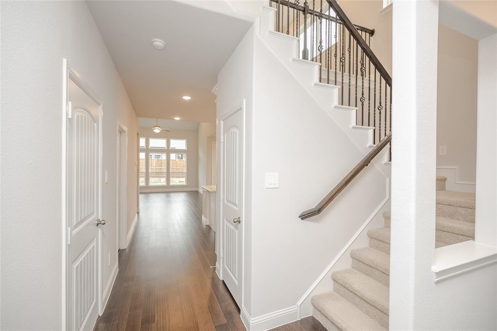 9322 Middle Ground Place Frisco, TX 75035 - Photo 5 of 36