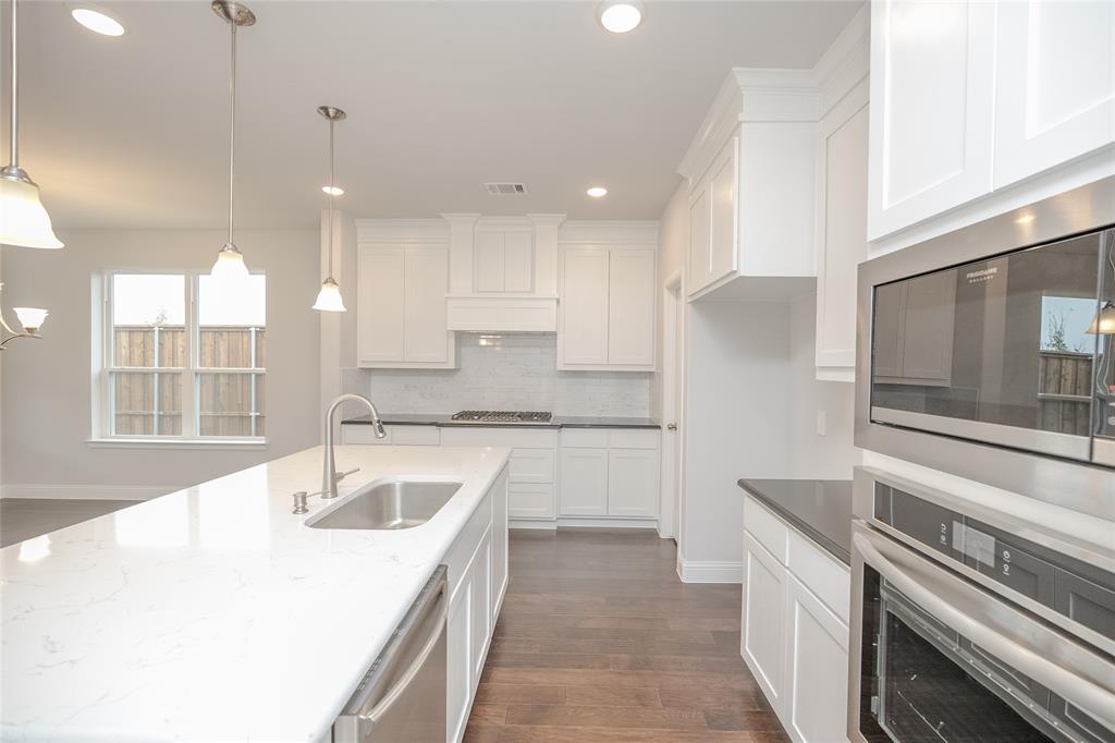 9322 Middle Ground Place Frisco, TX 75035 - Photo 7 of 36