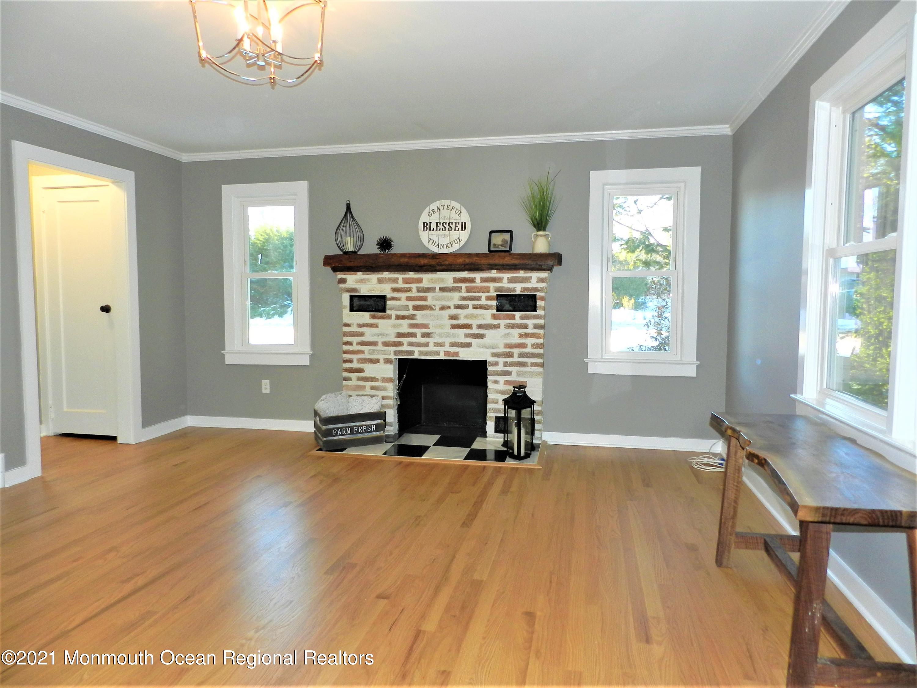 38 Comanche Drive Oceanport, NJ 07757 - Photo 5 of 23 Living room