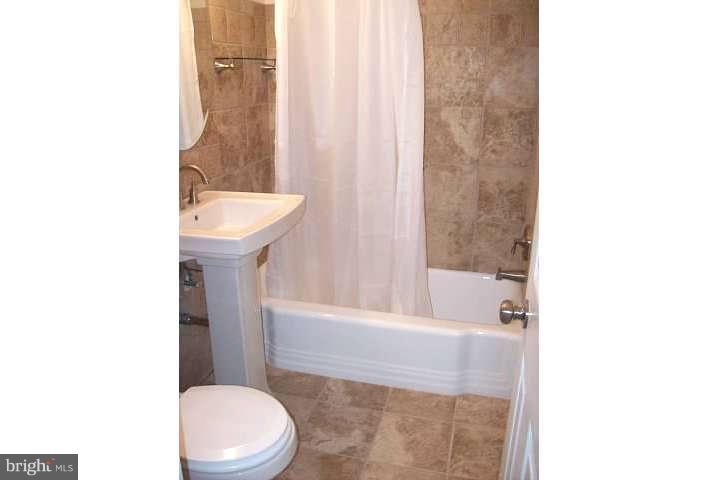 5111 8th Road South, Unit 407 Arlington, VA 22204 - Photo 15 of 15 Bath