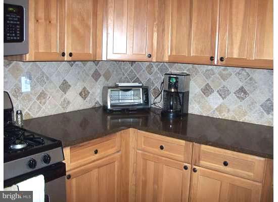 5111 8th Road South, Unit 407 Arlington, VA 22204 - Photo 8 of 15 Kitchen