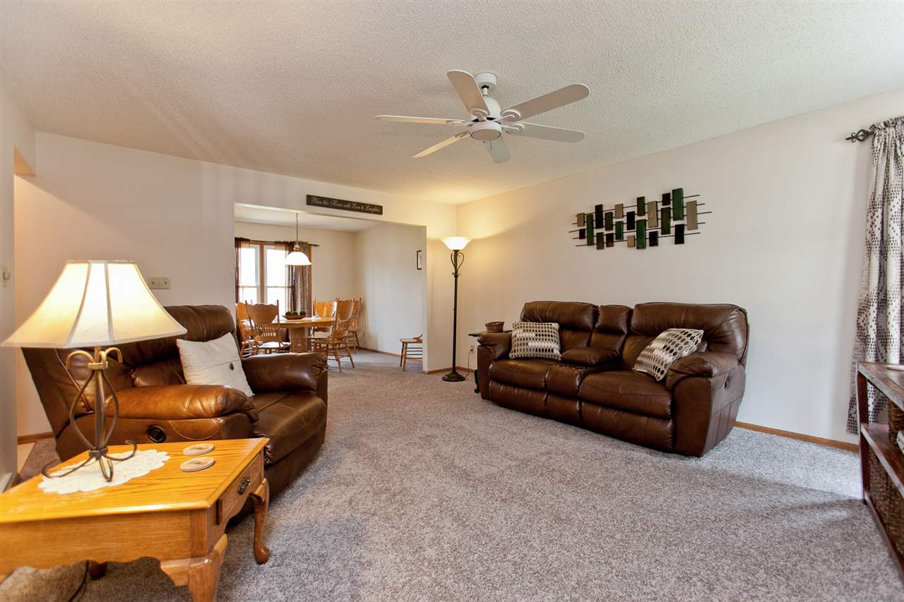 3625 Coppermill Road Northeast Cedar Rapids, IA 52402 - Photo 8 of 44 Gallery Image 8