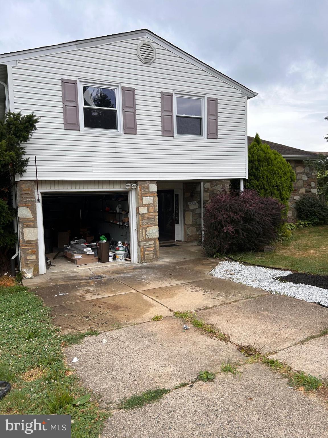 11991 Lockart Road Philadelphia, PA 19116 - Photo 2 of 22 Gallery Image 2