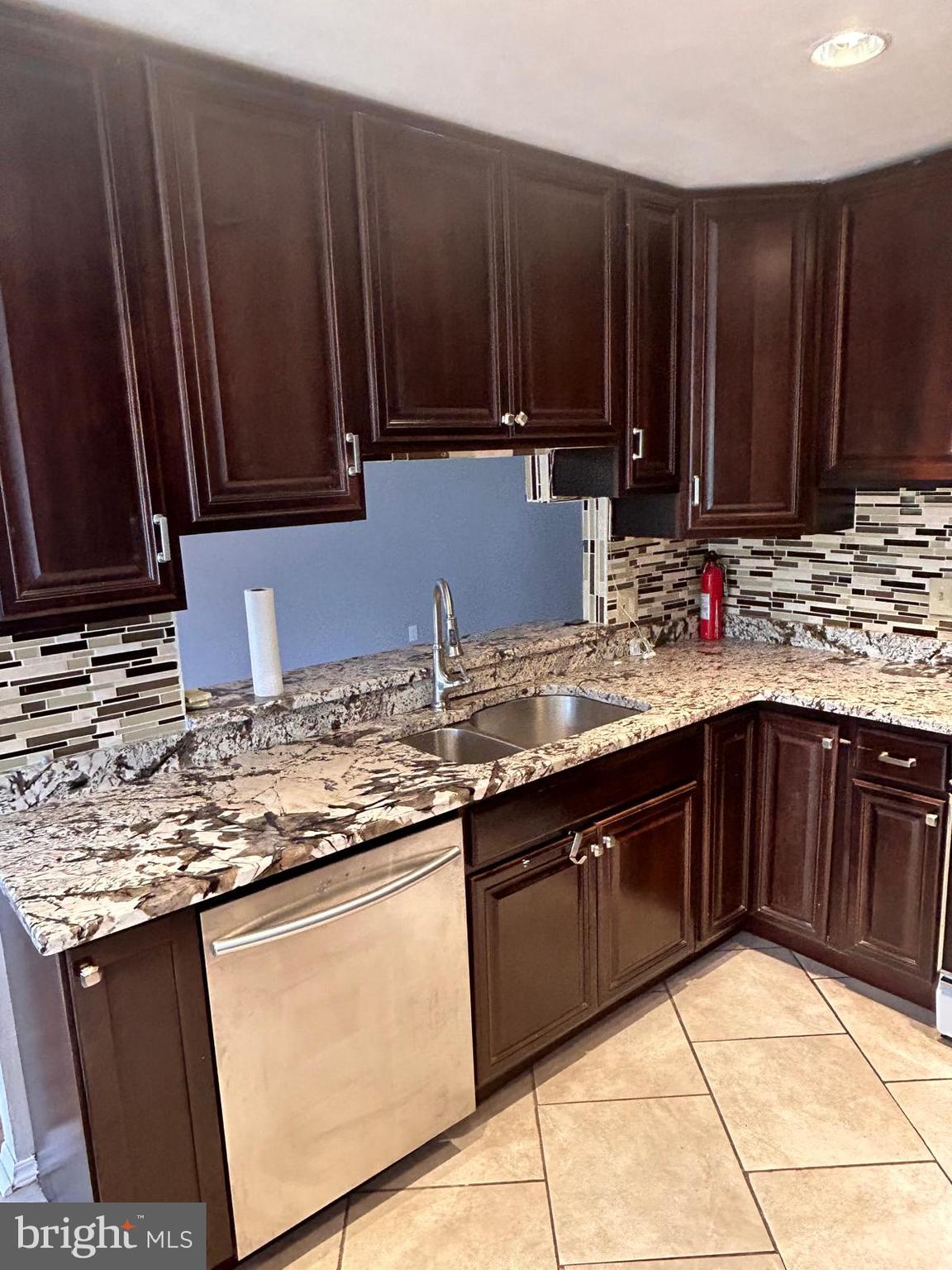 11991 Lockart Road Philadelphia, PA 19116 - Photo 8 of 22 Gallery Image 8