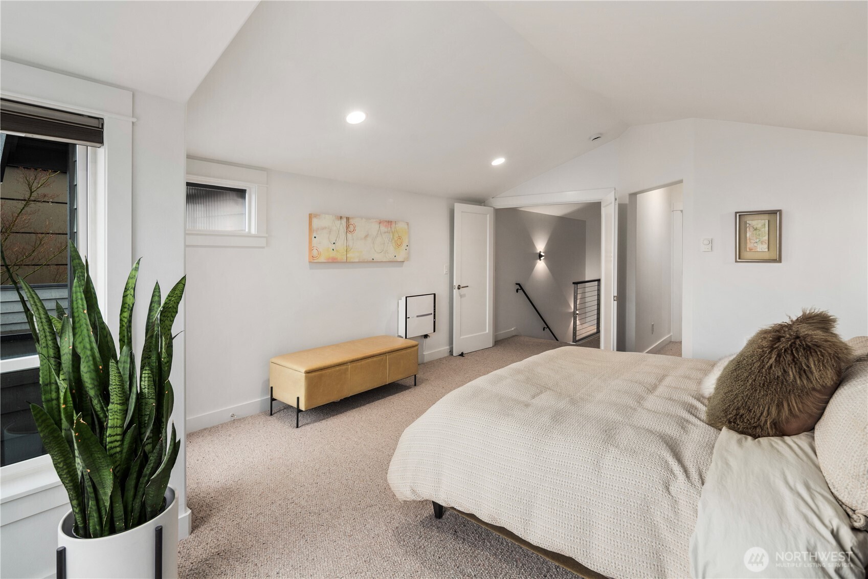 2024 Broadway East Seattle, WA 98102 - Photo 23 of 40