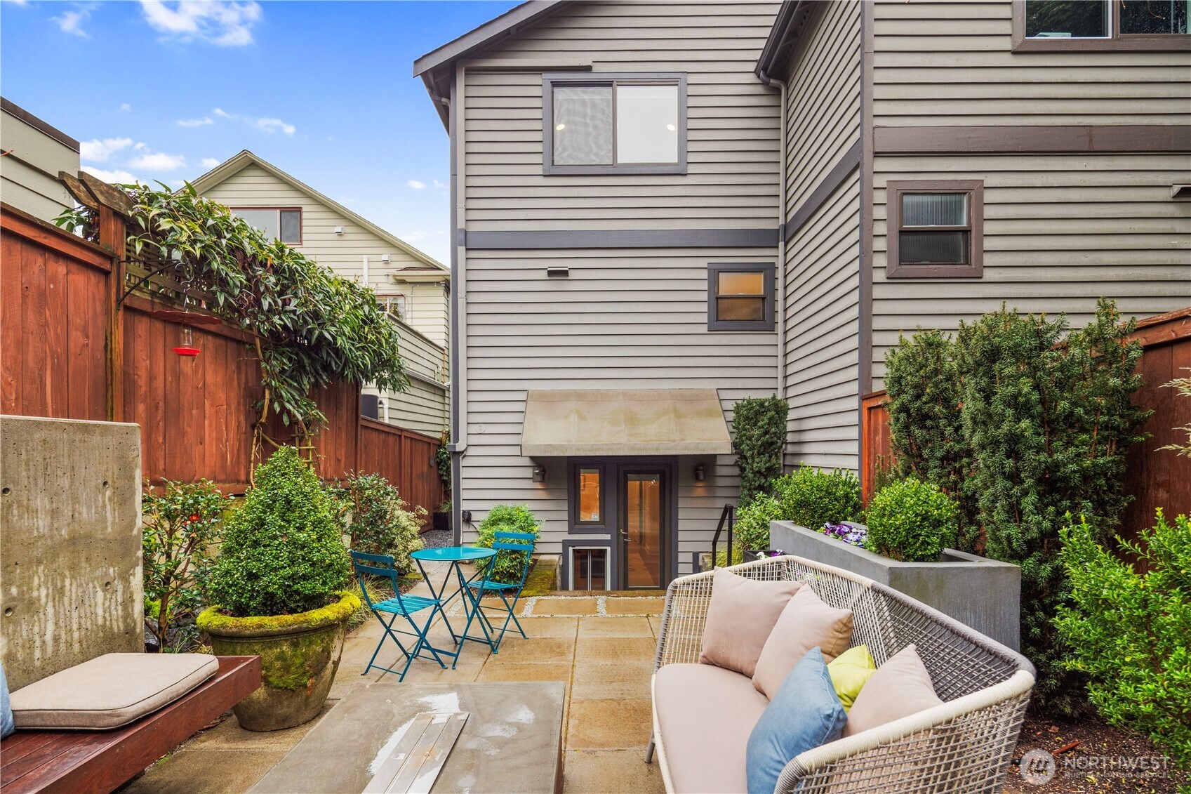 2024 Broadway East Seattle, WA 98102 - Photo 34 of 40