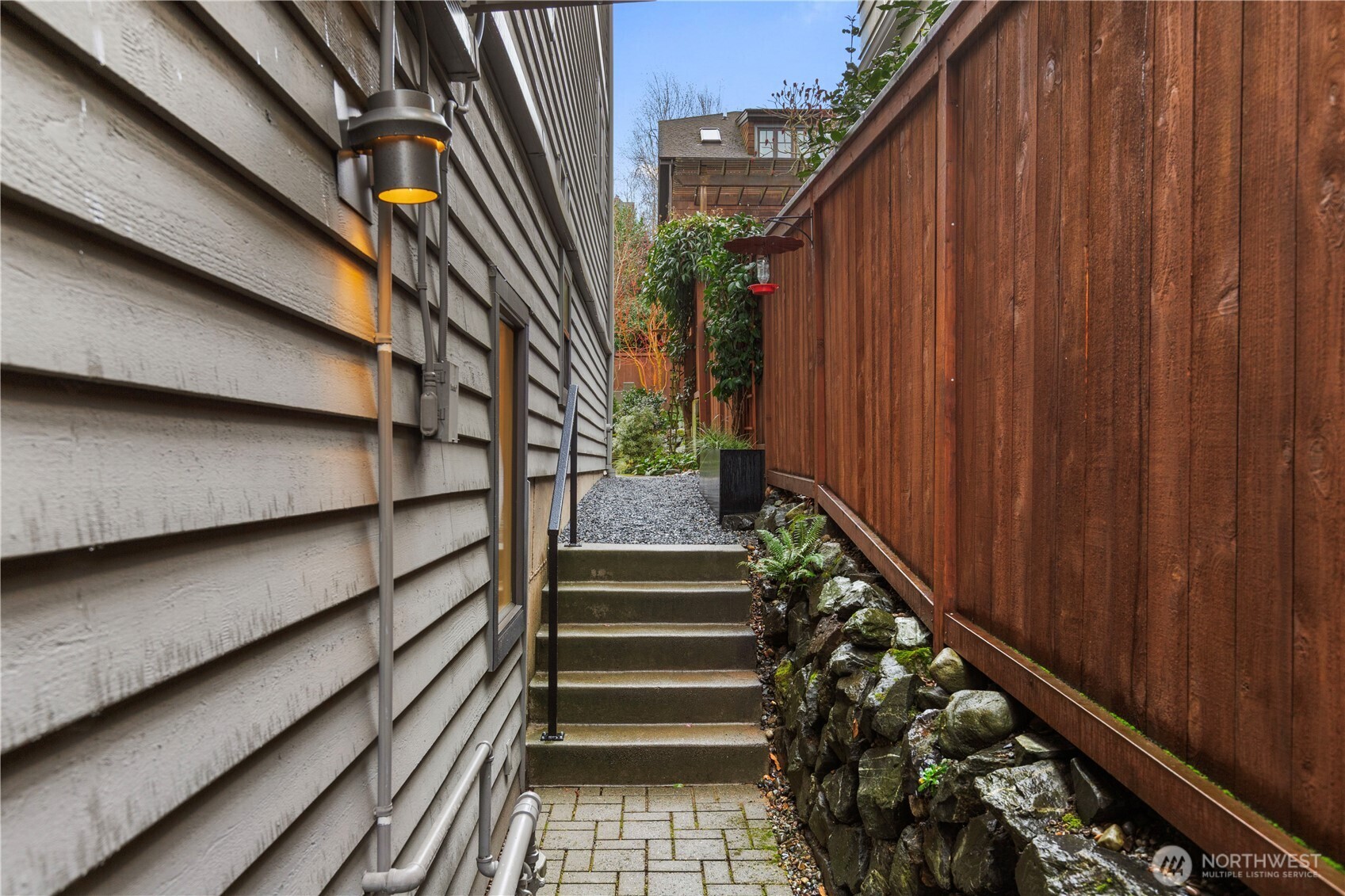 2024 Broadway East Seattle, WA 98102 - Photo 35 of 40